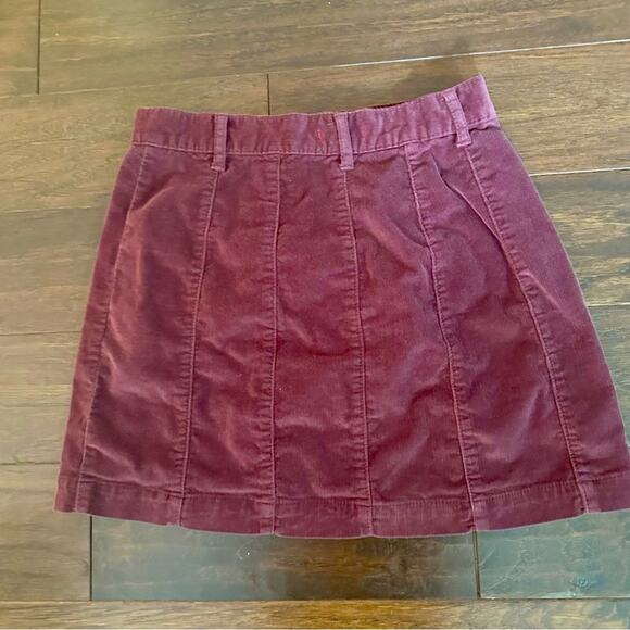 BDG Corduroy Burgundy Wine Maroon Mini Skirt Fall gold Snap Button Front Size 6 - Picture 9 of 12